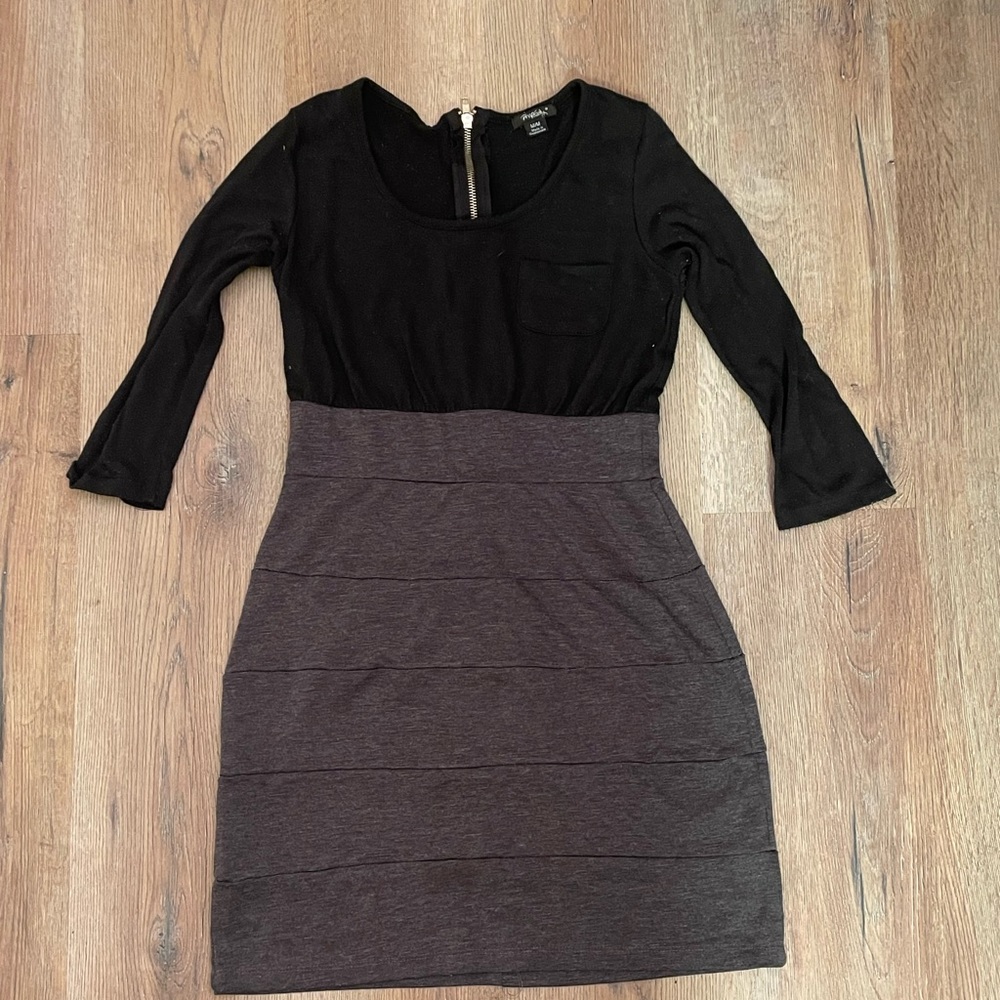 Black/Gray 3/4 sleeve dress